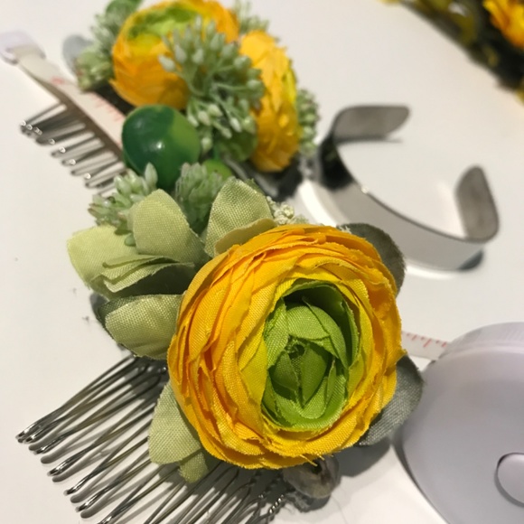 Wedding Corsage Hand Crafted Faux Flowers Keepsake NWT NEW ITEM FINAL SALE ITEM - Picture 2 of 6